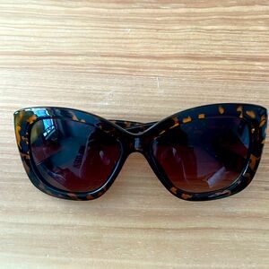 Tahari Sunglasses